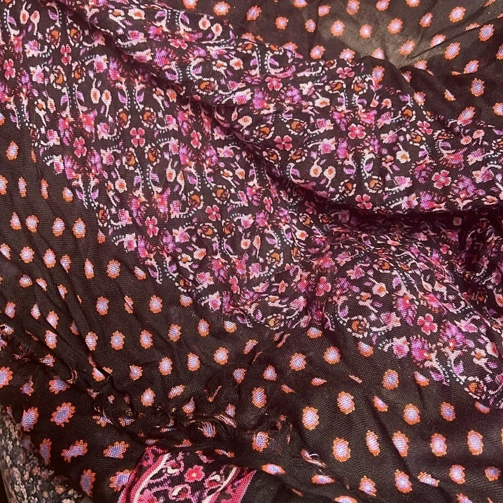 Multi-Pattern Scarf - Picture 4 of 5